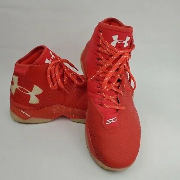 Under Armour Curry 2’.5 and these red colour sneakers are limited edition. - Picture 4 of 5